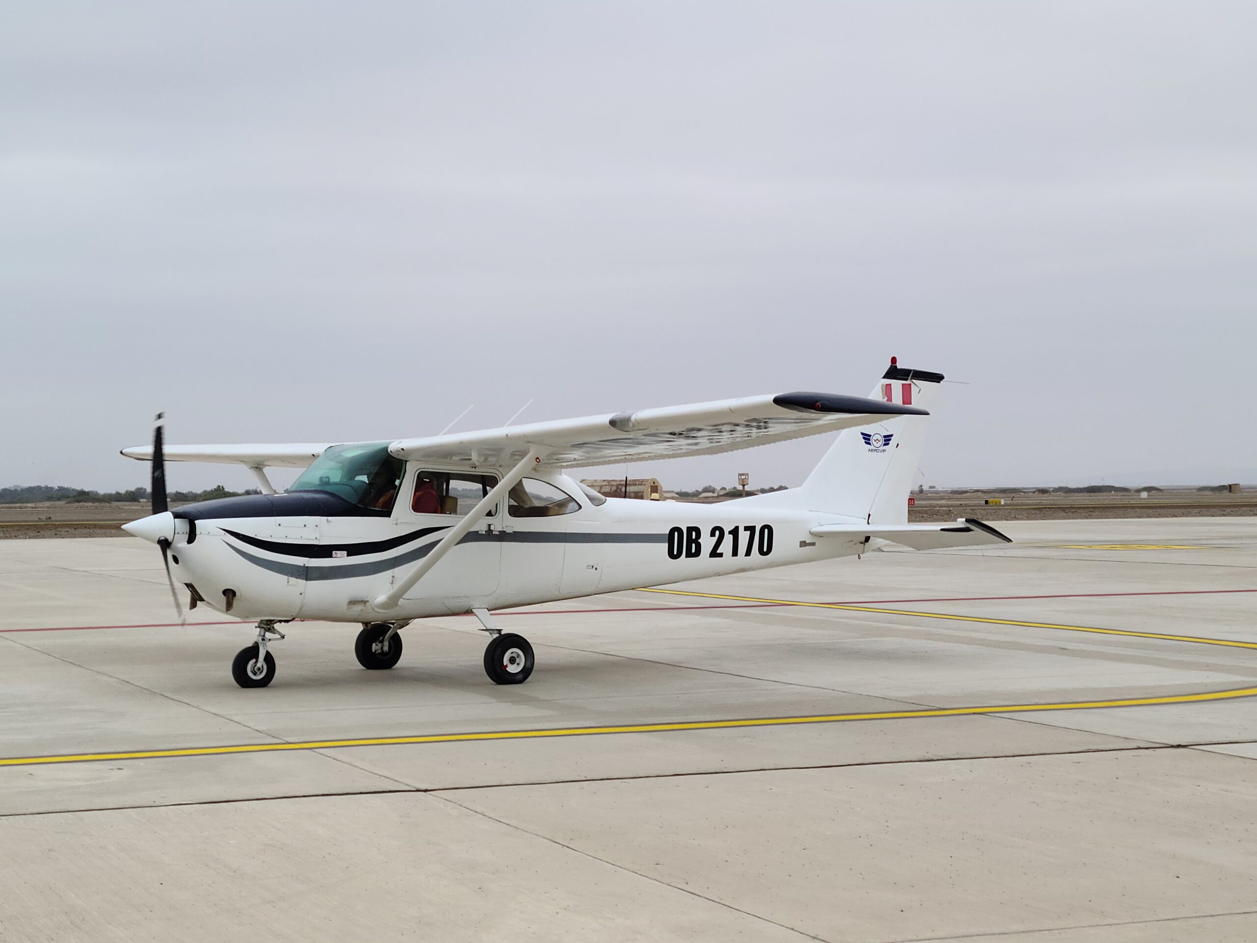 Volando en C150 - escuela de vuelo aerovip
